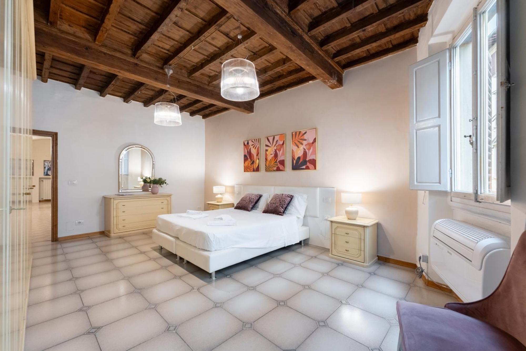 Via Sant'egidio, 3 - Spacious And Bright Just 300mt From The Duomo Appartamento *