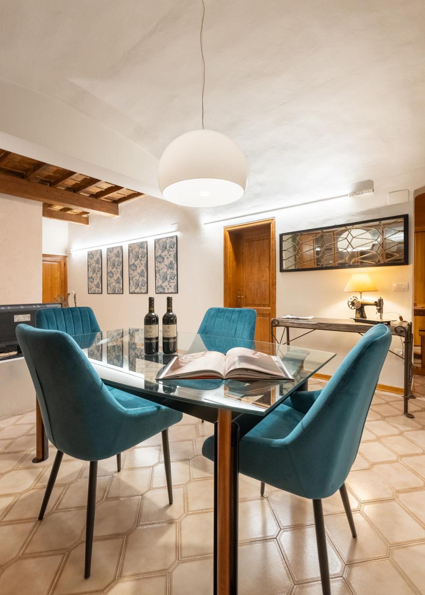 Via Sant'egidio, 3 - Spacious And Bright Just 300mt From The Duomo Appartamento
